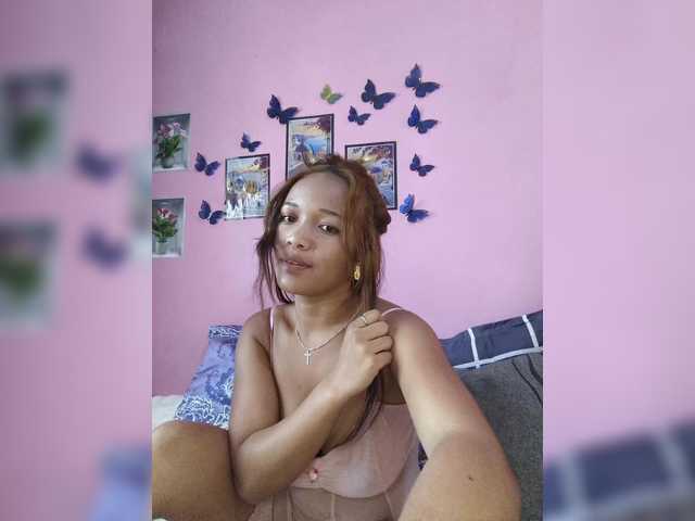 Vaninah live cam on BongaCams