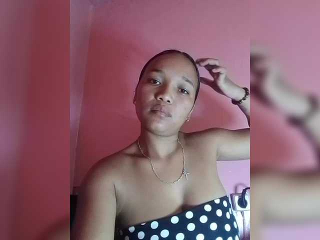 Vaninah's BongaCams show and profile