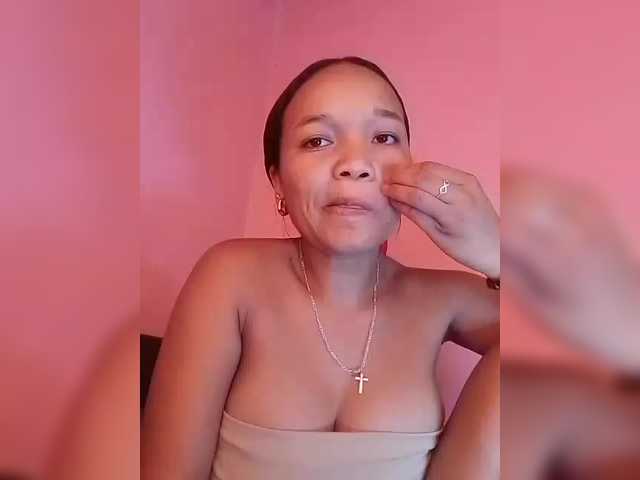 Vaninah's BongaCams show and profile