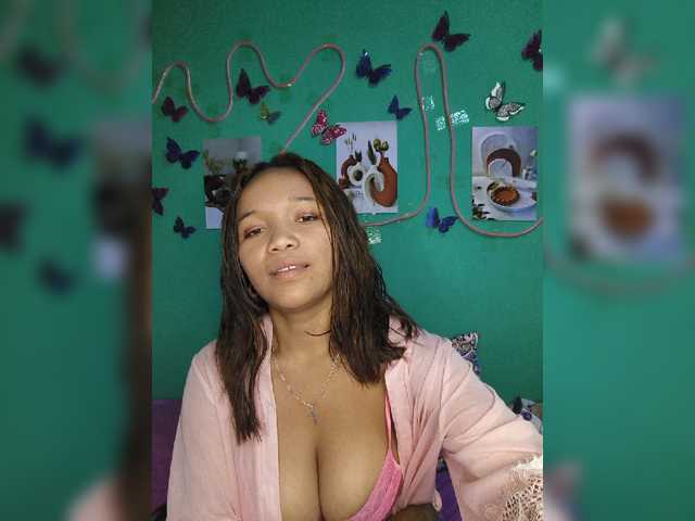 Vaninah live cam on BongaCams