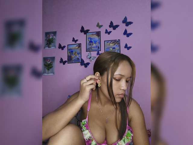 Vaninah live cam on BongaCams