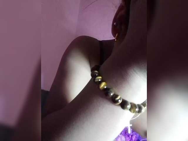 Vaninah live cam on BongaCams