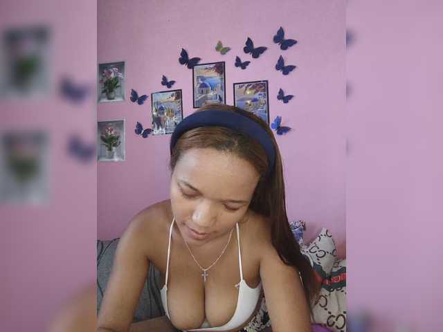 Vaninah live cam on BongaCams