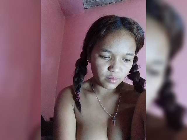 Vaninah live cam on BongaCams