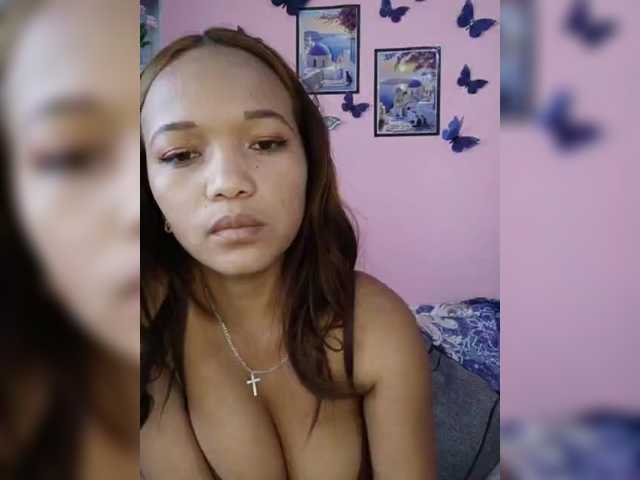 Vaninah live cam on BongaCams