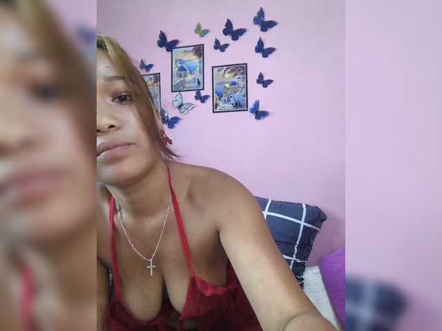 Vaninah live cam on BongaCams