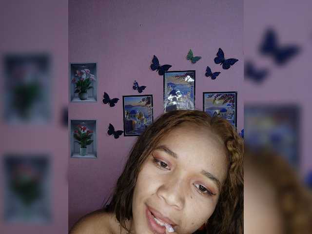 Vaninah live cam on BongaCams