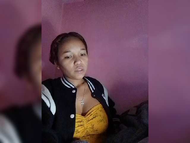 vaninah cam belle