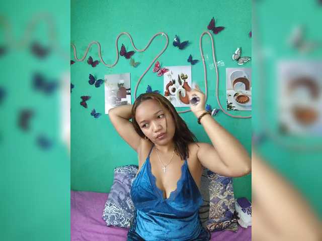 Vaninah live cam on BongaCams