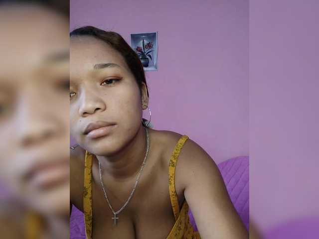 Vaninah live cam on BongaCams