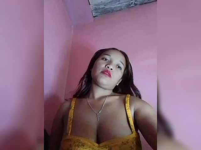 Vaninah live cam on BongaCams