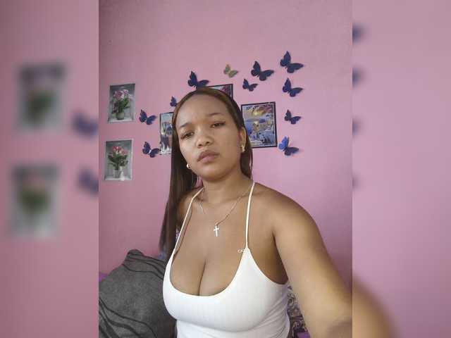 Vaninah live cam on BongaCams