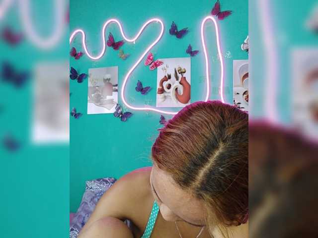 Vaninah live cam on BongaCams