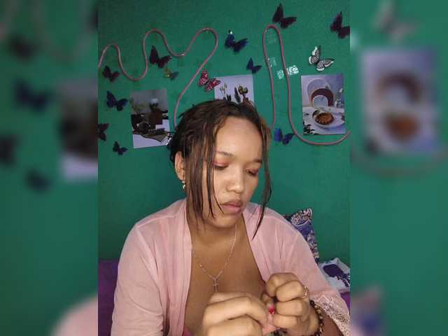 Vaninah live cam on BongaCams