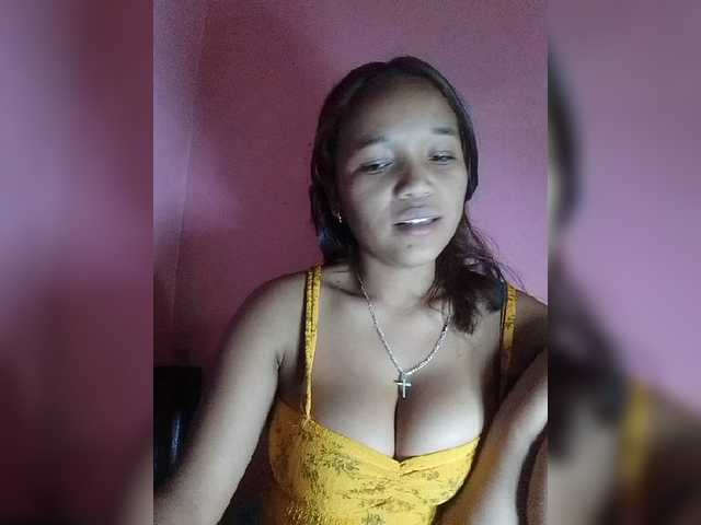 Vaninah live cam on BongaCams