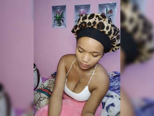 Vaninah live cam on BongaCams