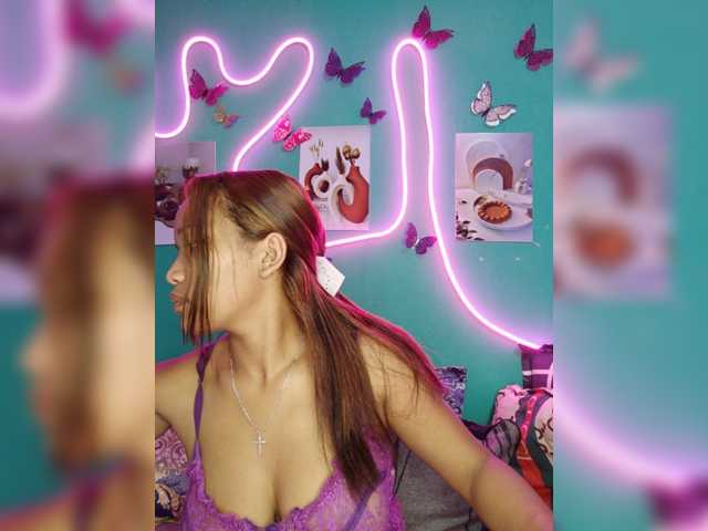 Vaninah live cam on BongaCams