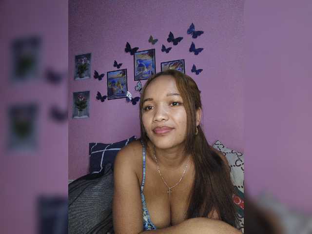 Vaninah live cam on BongaCams