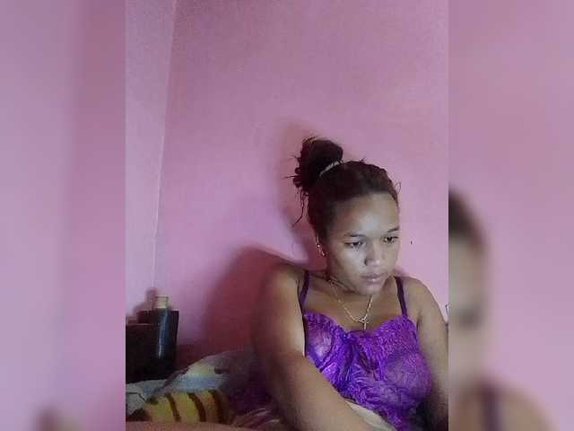 Vaninah live cam on BongaCams