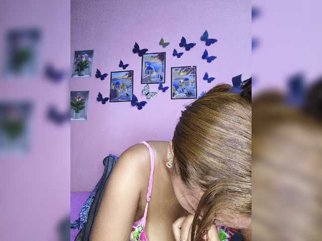 Vaninah live cam on BongaCams