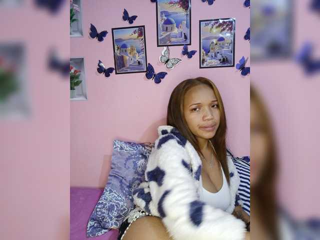 Vaninah live cam on BongaCams