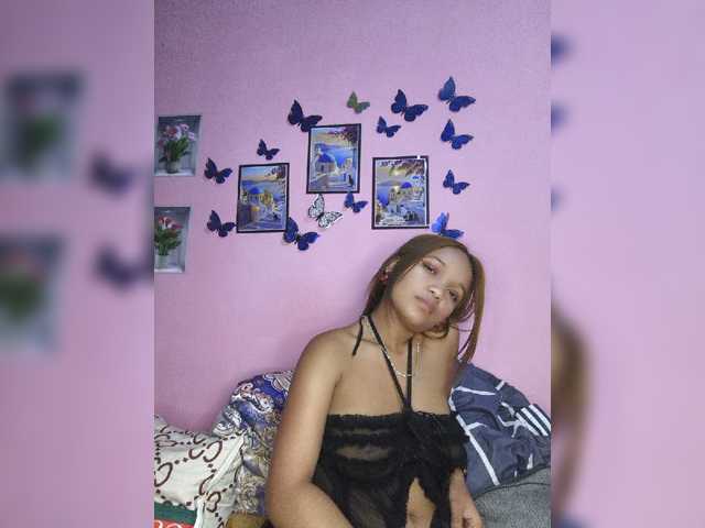Vaninah live cam on BongaCams