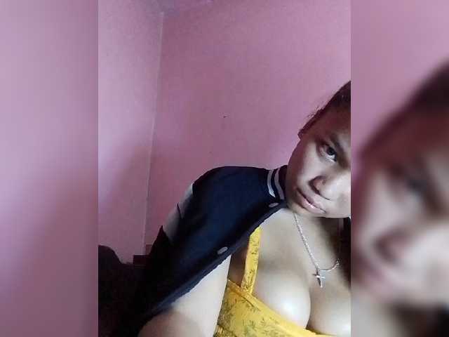 Vaninah live cam on BongaCams