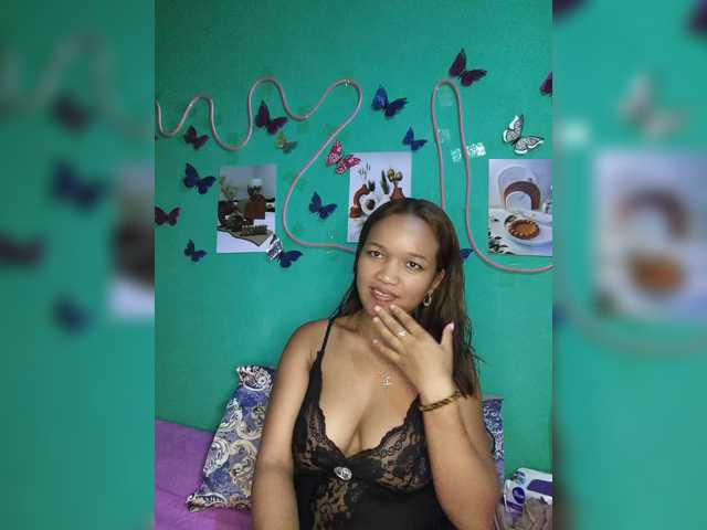 Vaninah live cam on BongaCams