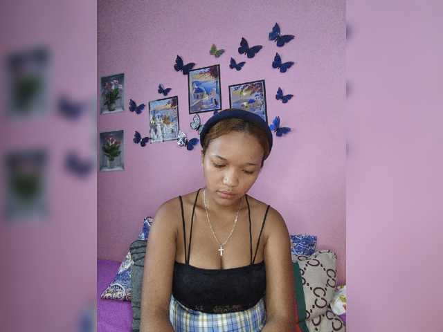 Vaninah live cam on BongaCams