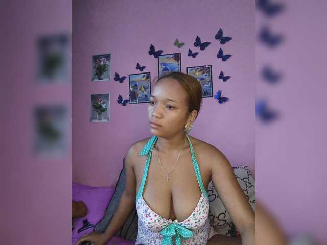 Vaninah live cam on BongaCams