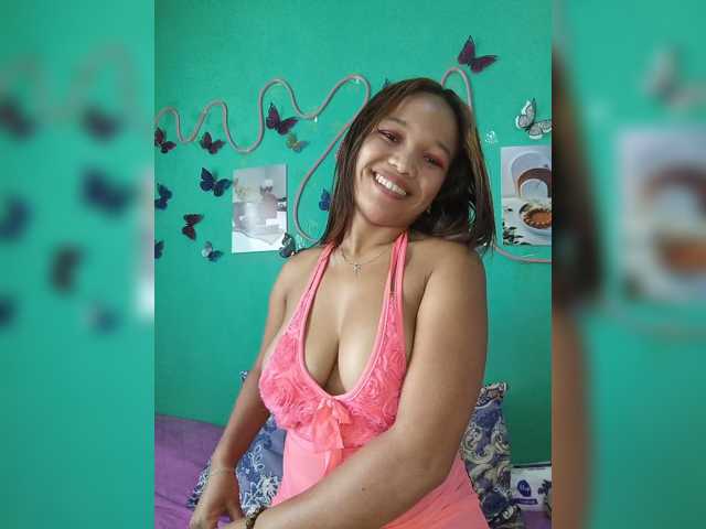 Vaninah live cam on BongaCams