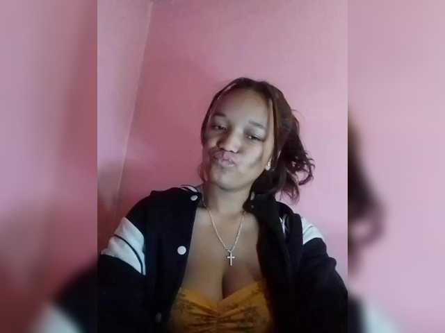 Vaninah live cam on BongaCams