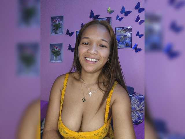 Vaninah live cam on BongaCams