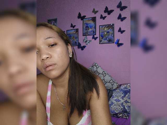 Vaninah live cam on BongaCams