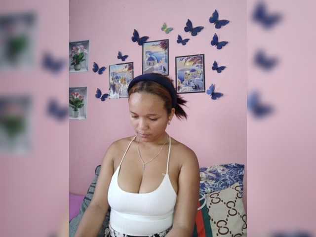 Vaninah live cam on BongaCams