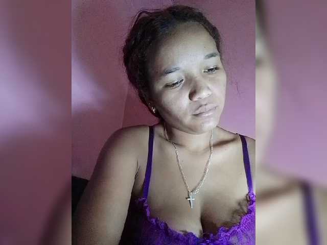 Vaninah live cam on BongaCams