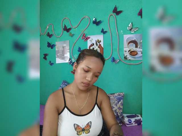 Vaninah live cam on BongaCams