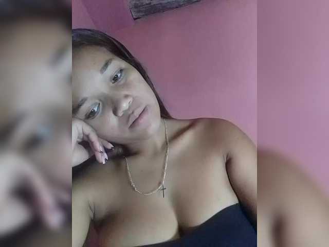 Vaninah live cam on BongaCams