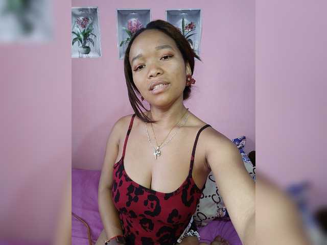 Vaninah live cam on BongaCams