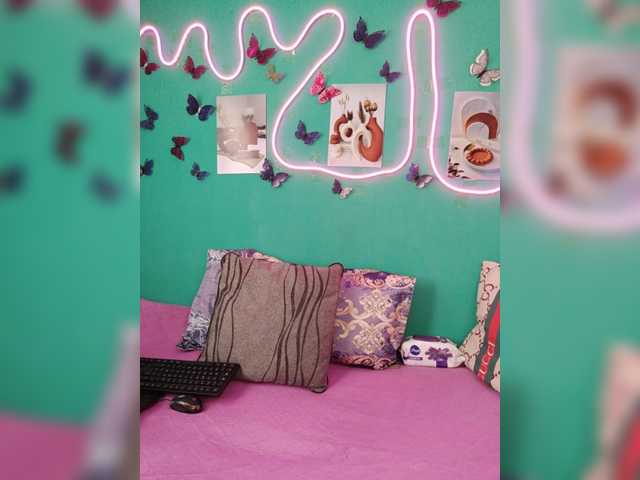 Vaninah live cam on BongaCams