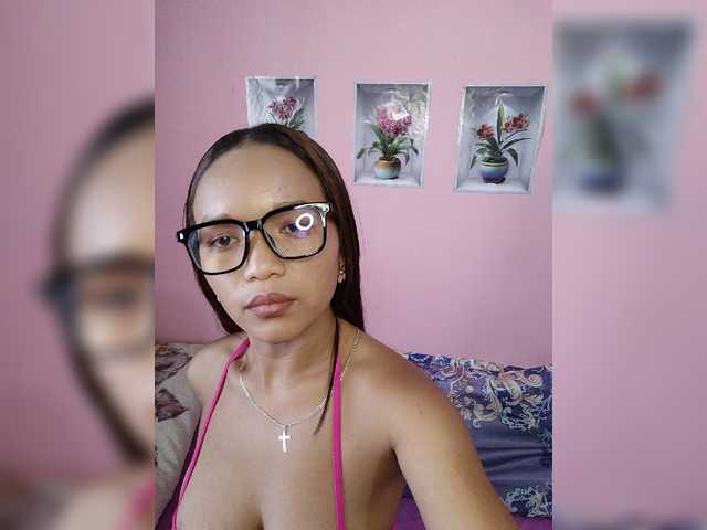 Vaninah live cam on BongaCams