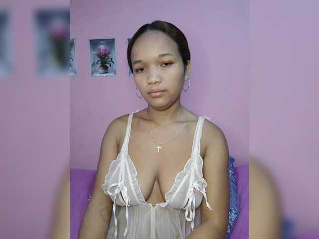 Vaninah live cam on BongaCams