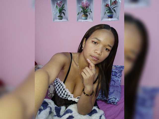 Vaninah live cam on BongaCams