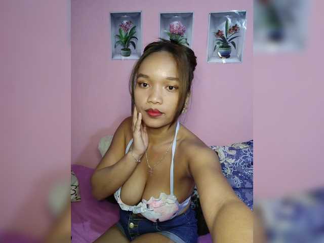 Vaninah live cam on BongaCams