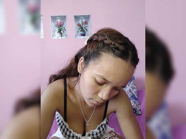 Vaninah live cam on BongaCams