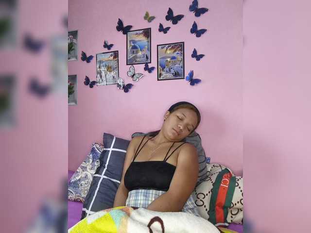 Vaninah live cam on BongaCams