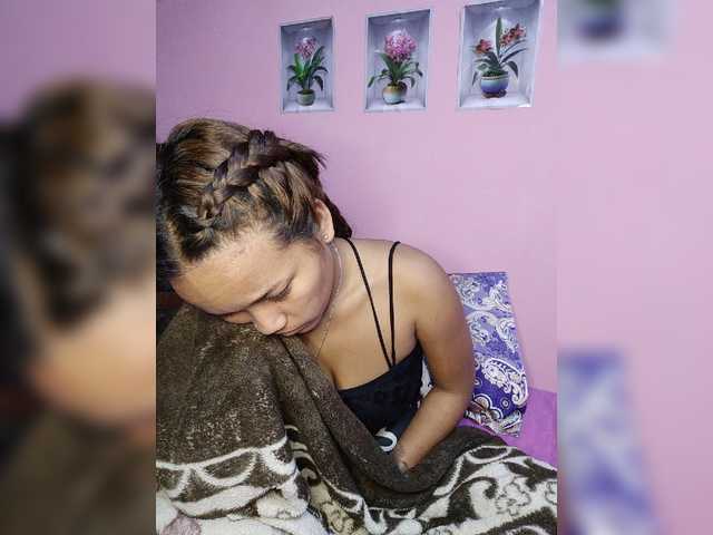 Vaninah live cam on BongaCams