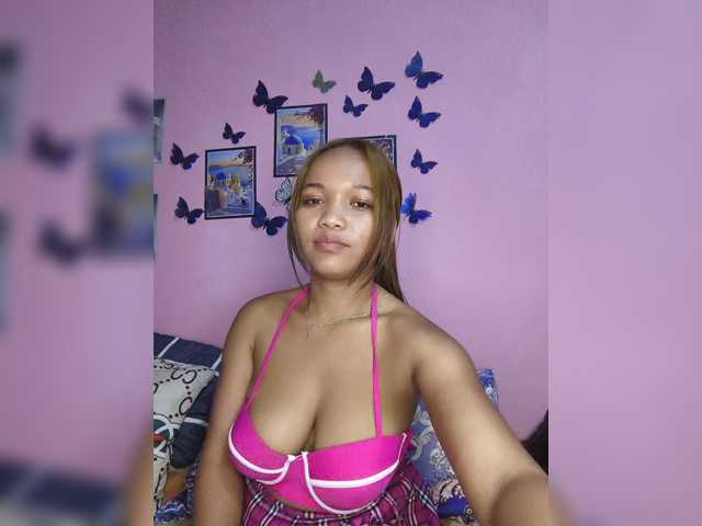 Vaninah live cam on BongaCams