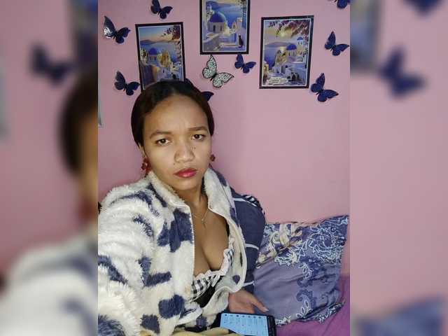 Vaninah live cam on BongaCams