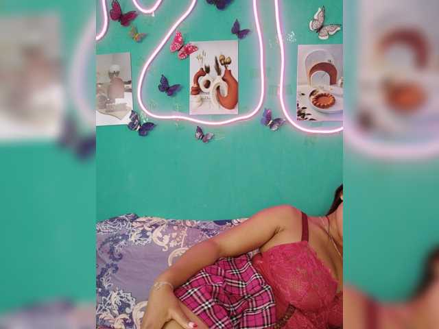 Vaninah live cam on BongaCams